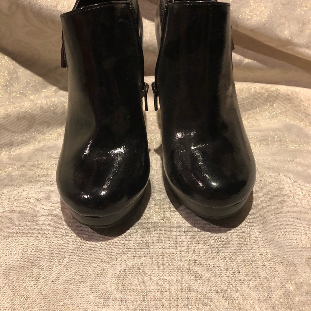 Boots - Picture 3 of 4